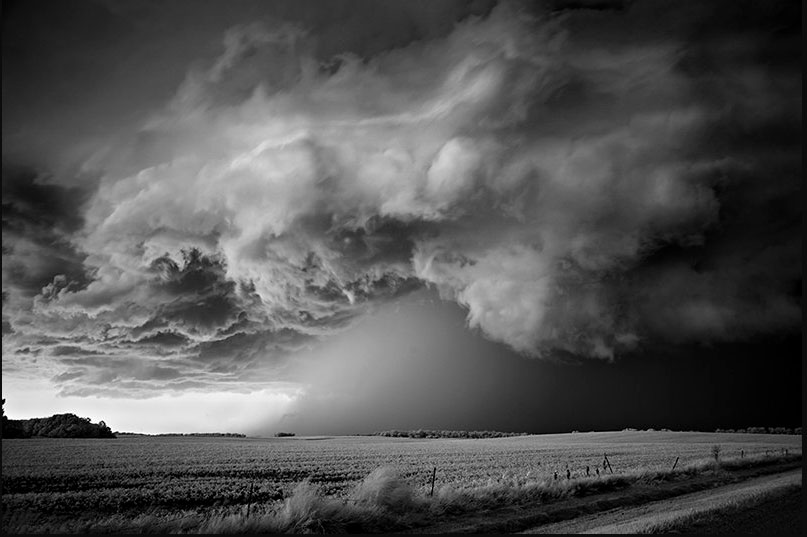 Mitch Dobrowner的戏剧性风暴摄影
