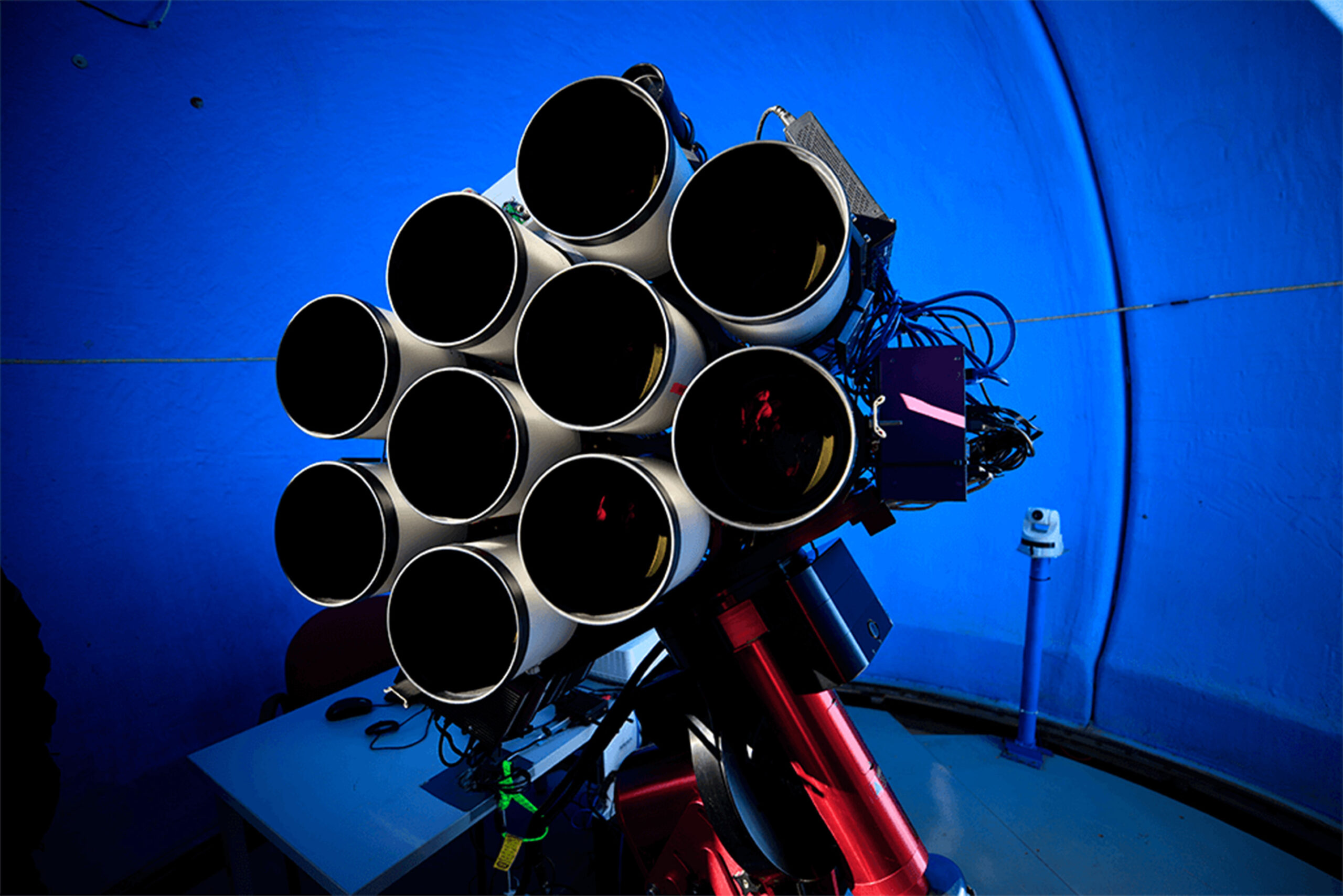 猎人望远镜包括10个佳能EF 400mm f/2.8 L IS II超长焦镜头