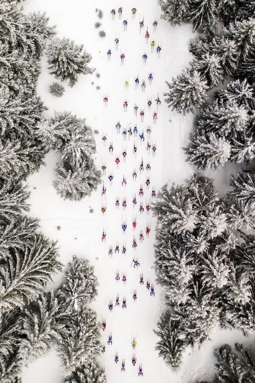 无人机摄影奖比格Piastów越野滑雪