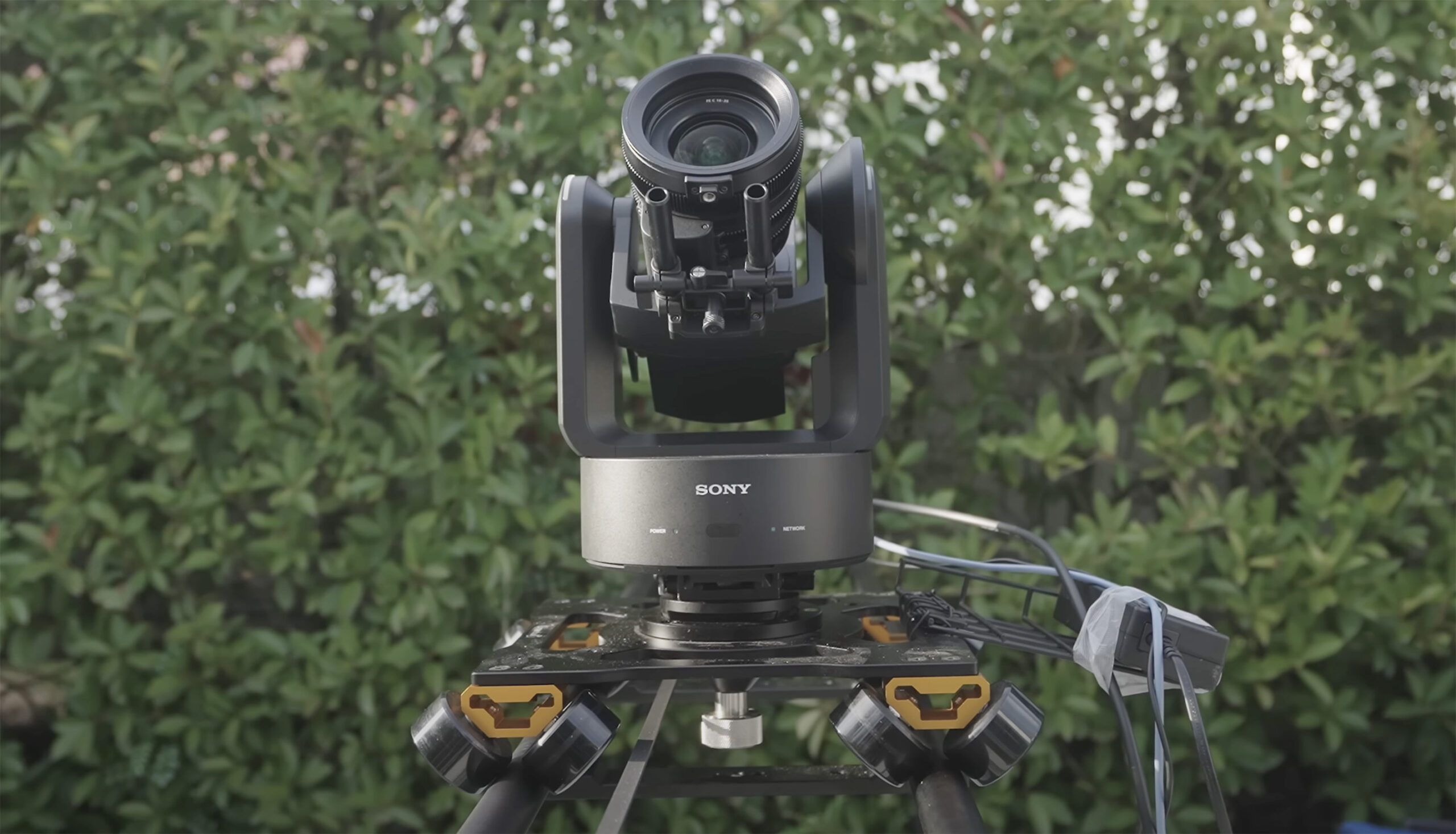 来看看索尼新推出的全画幅、可更换镜头的机器人相机
